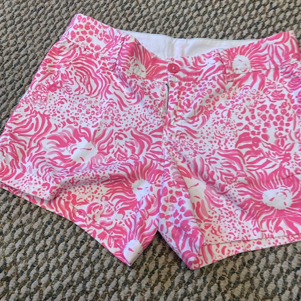 Lilly Pulitzer Callahan Shorts Get Spotted Pink Lion Shorts - Picture 4 of 6